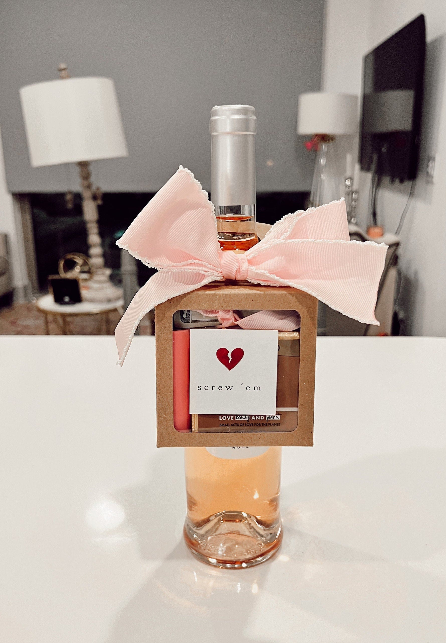 Amazon.com: Letter in a Bottle - Valentine's Day, Anniversary or Birthday Gift  for Girlfriend, Boyfriend, Fiancée, Husband Or Loving Wife - Seal the  Romance Message in the Large Full Wine Size Glass